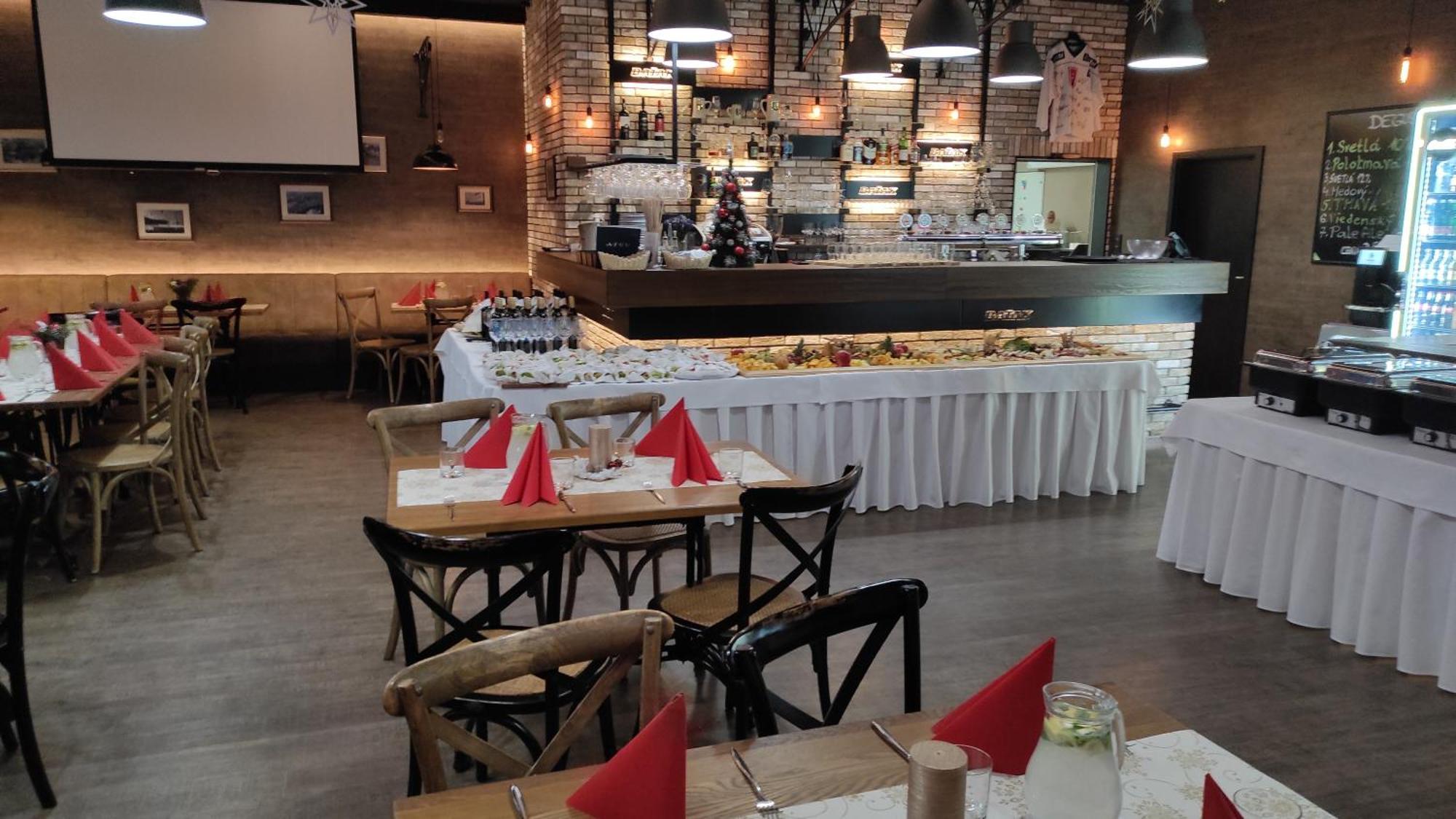 Azul Hotel & Restaurant Partizánske Dış mekan fotoğraf
