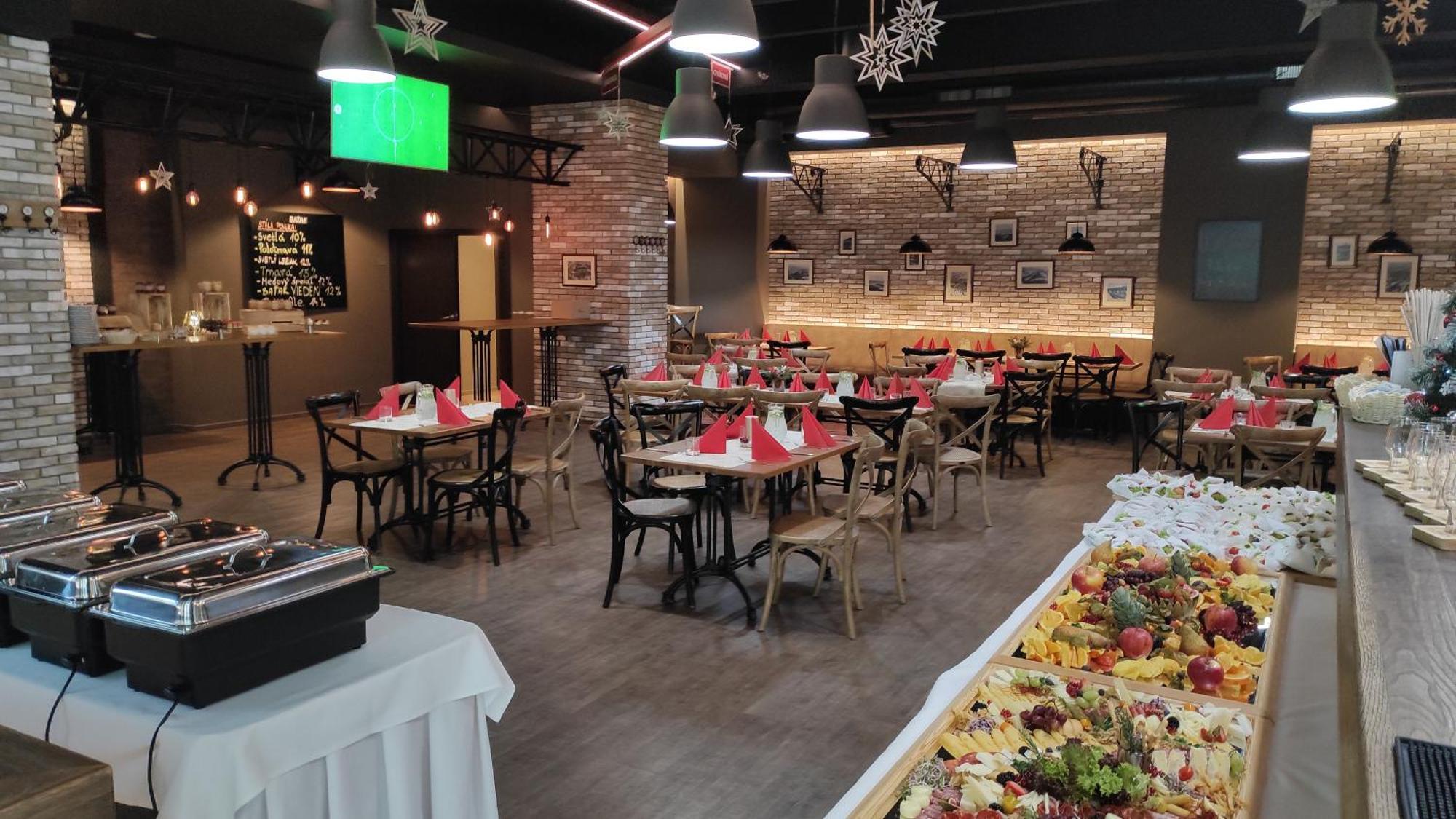 Azul Hotel & Restaurant Partizánske Dış mekan fotoğraf