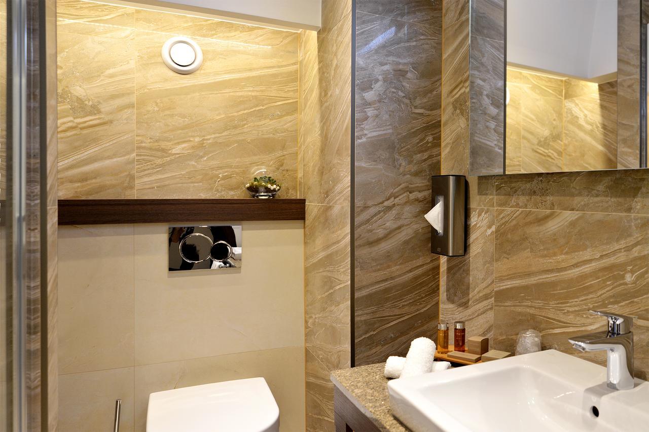 Azul Hotel & Restaurant Partizánske Dış mekan fotoğraf