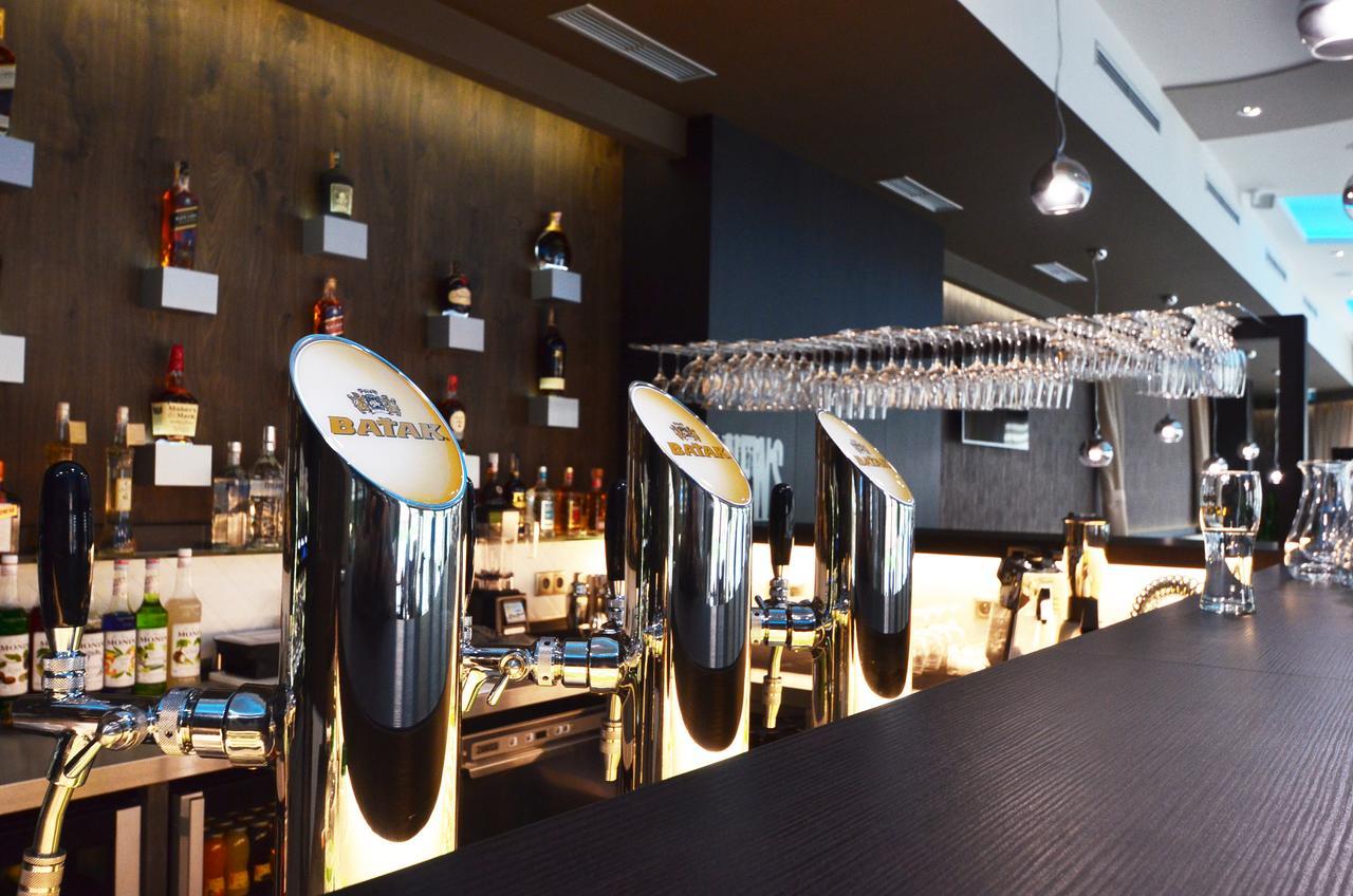 Azul Hotel & Restaurant Partizánske Dış mekan fotoğraf