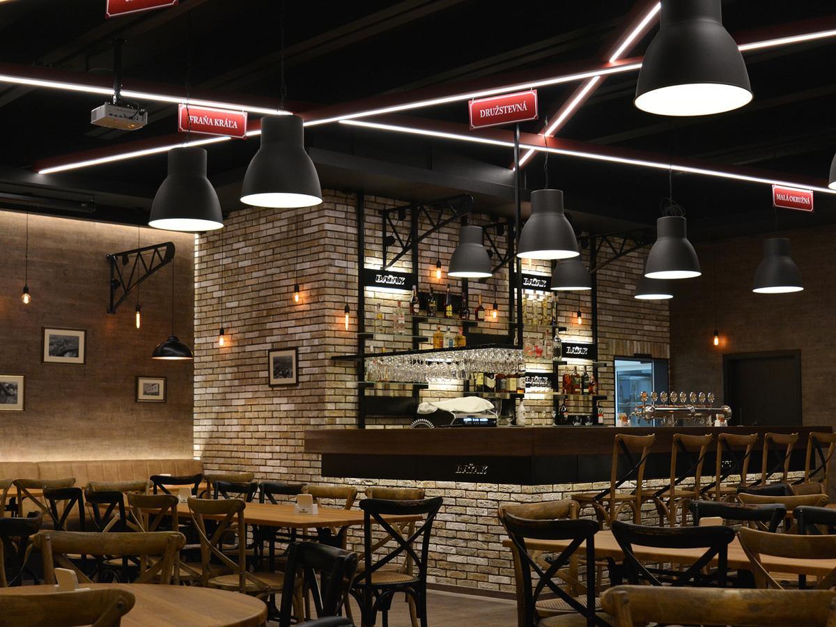 Azul Hotel & Restaurant Partizánske Dış mekan fotoğraf