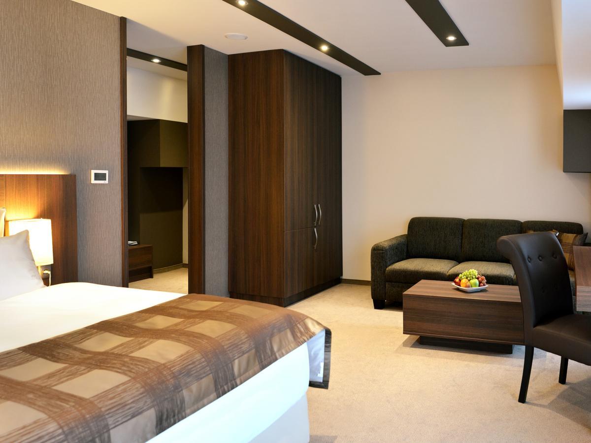 Azul Hotel & Restaurant Partizánske Dış mekan fotoğraf
